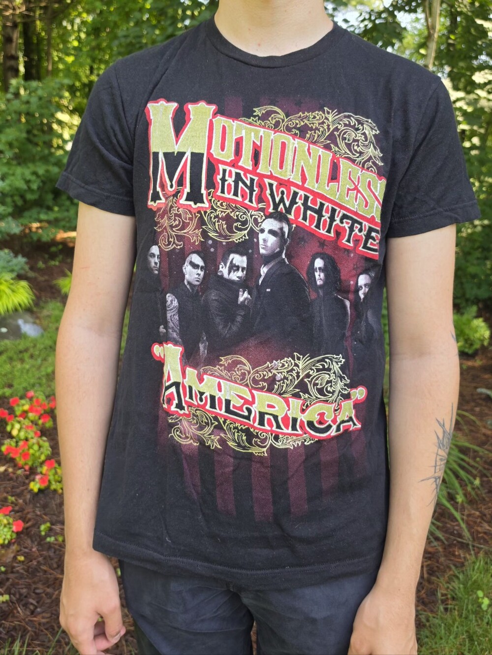 Motionless In White America Band Photo T-Shirt (M)